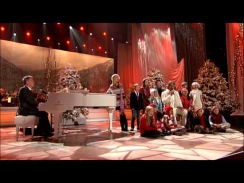 Santa Claus is Coming to Town - Andrea Bocelli, David Foster, Children's Choir