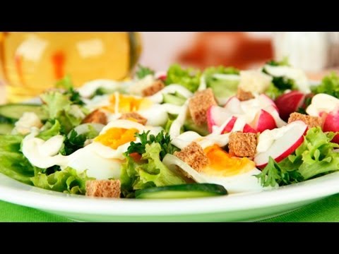 Весенний салат из редиса и яиц