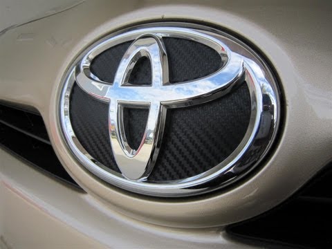 How To Wrap Toyota Prius Carbon Fiber Emblem