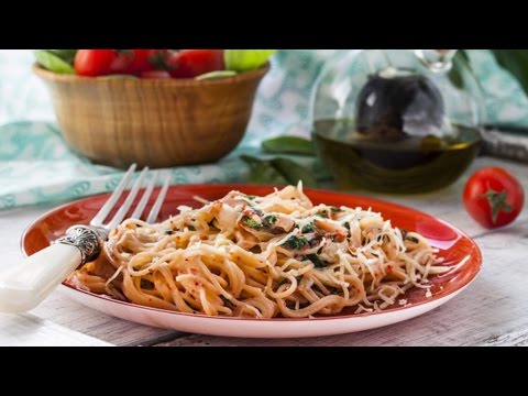 Спагетти с лососем и шпинатом