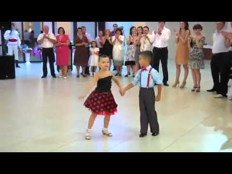 танцы детей на СВАДЬБУ!.mp4