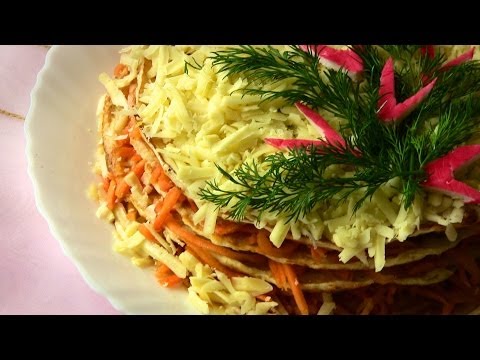 Закусочный торт из курицы с морковью