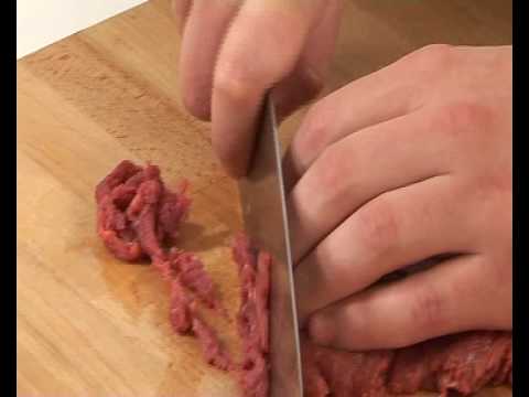 Салат из говядины с грибной заправкой - видеорецепт