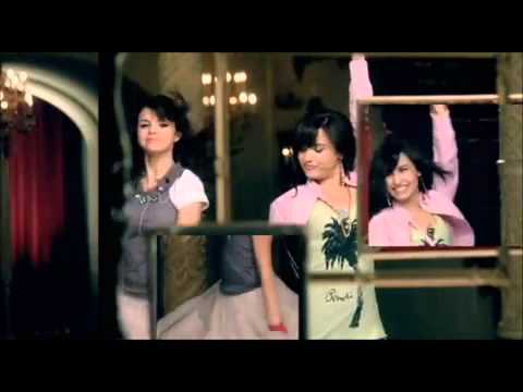 Selena Gomez - Shake it up [Official video]