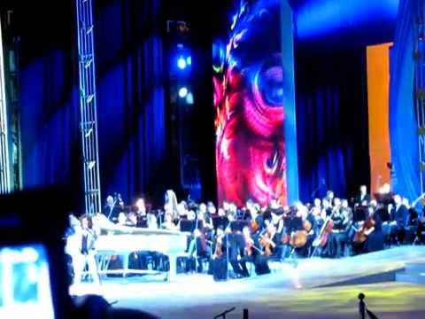 Валерий Леонтьев с "Птицей счастья" на концерте Пахмутовой в Кремле