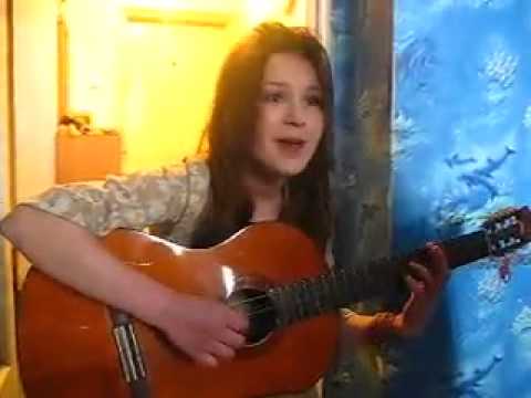 красивая девушка красиво поёт под гитару Piarov2012