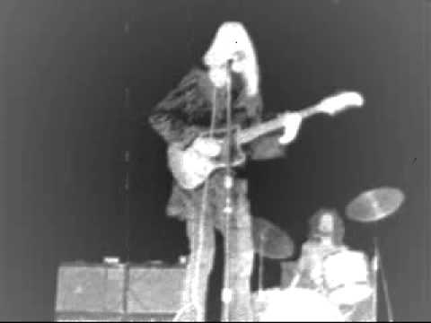 JOHNNY WINTER - Livin' in the Blues