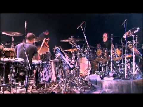 Godsmack - Drum Battle HD - Sully Erna vs Shannon Larkin - Batalla De Los Tambores (HD).flv