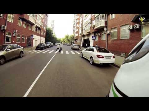 #027 - Мотоциклист Помогает Парковаться Авто. Добрые Дела